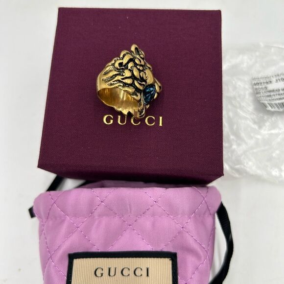 Women’s Gucci , lion head, blue and gold statement ring size 5 made in Italy - Picture 3 of 6